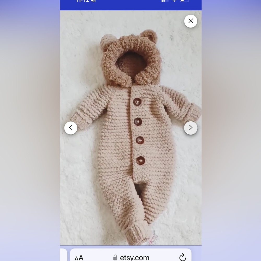 NWT newborn lion hand knit costume- size 0-3 months never worn. Will ship asap